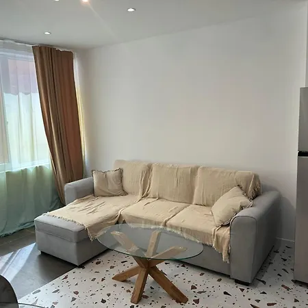 Del Mar 1a - New Beach First Floor One Bed Flat *